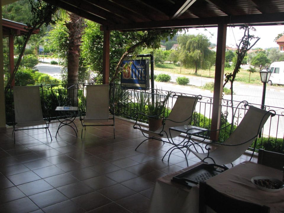 Patio, Balcony/Terrace, Living room, Garden view