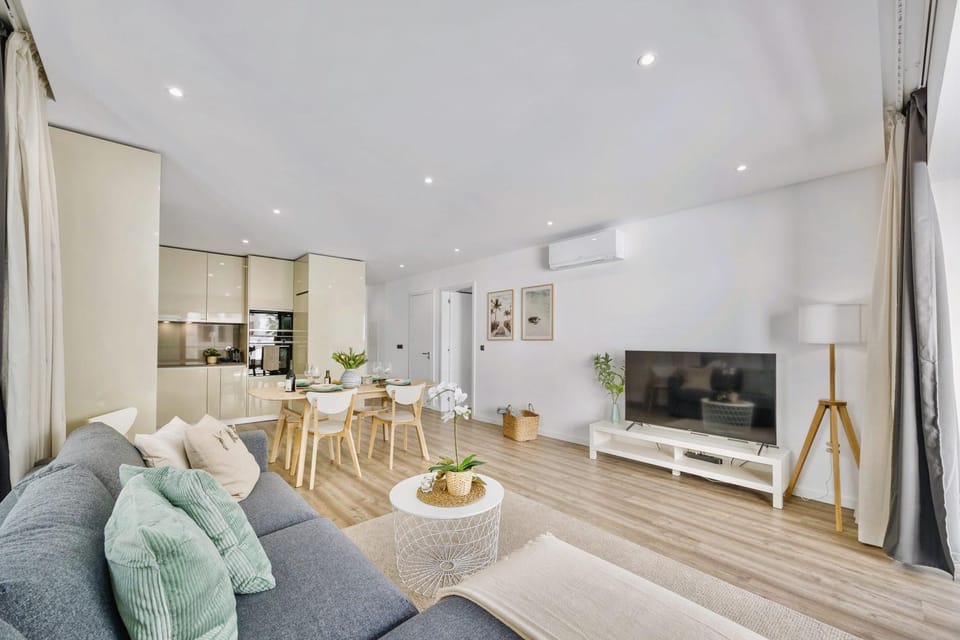 TV and multimedia, Living room, Seating area, Dining area, kitchen, air conditioner