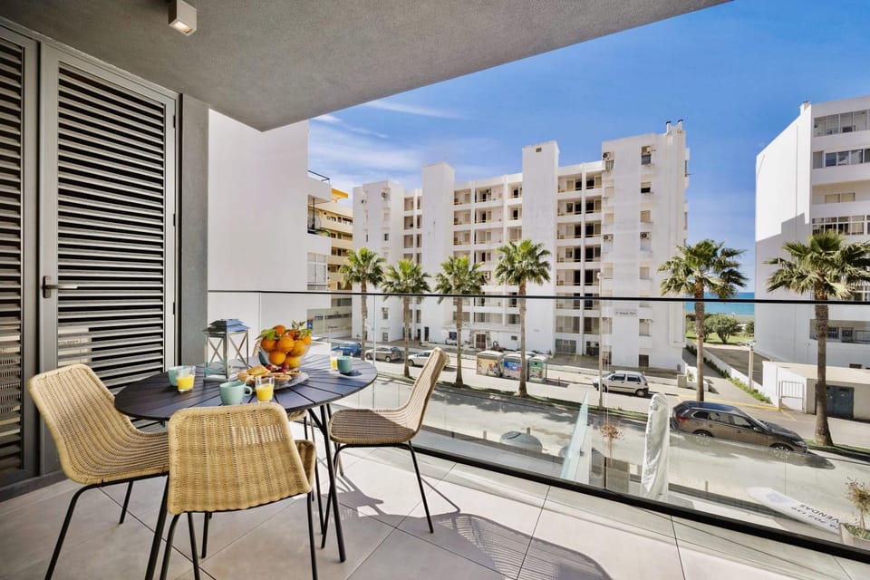Day, View (from property/room), Balcony/Terrace, Balcony/Terrace, Dining area