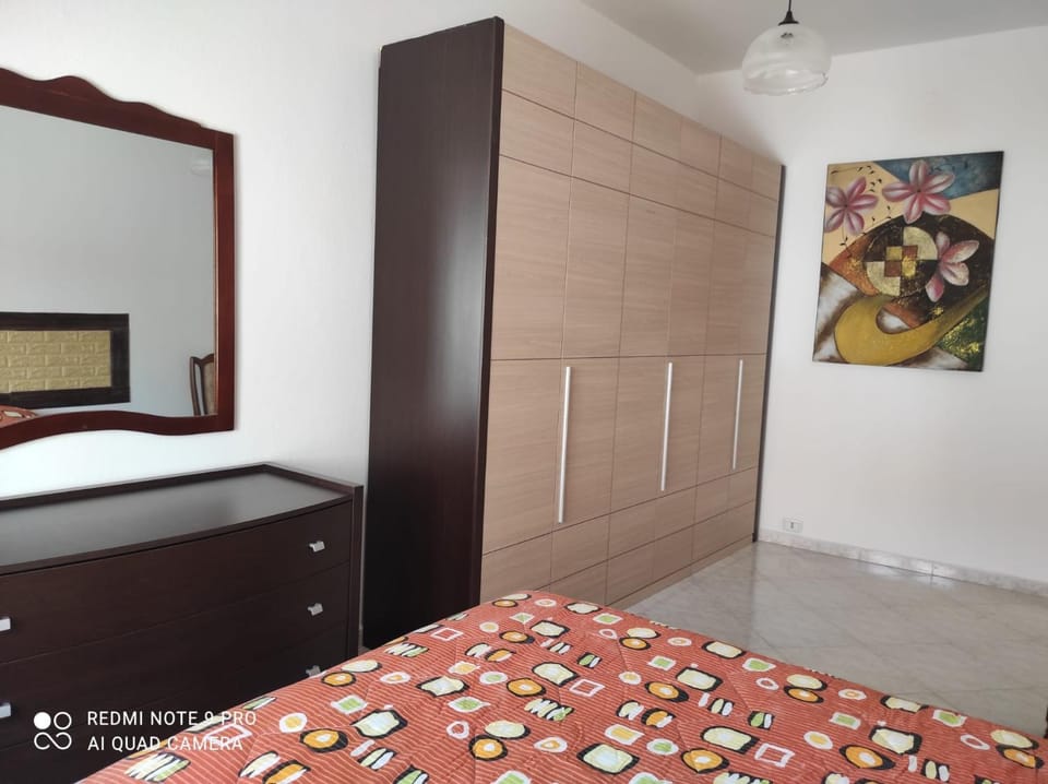 Bedroom, wardrobe