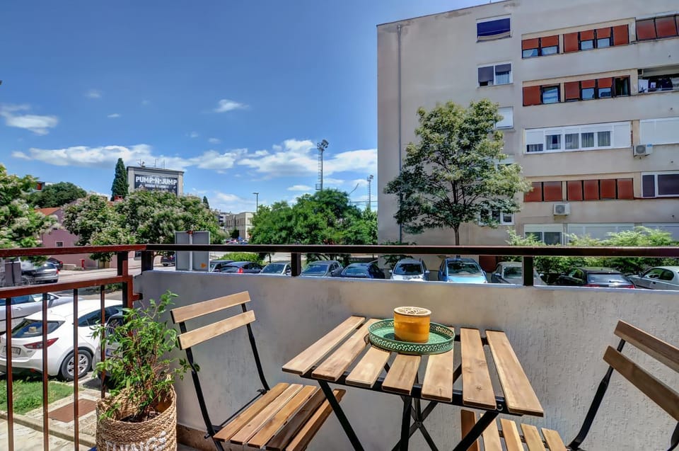 View (from property/room), Balcony/Terrace, Seating area