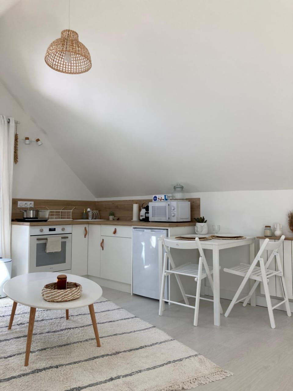 Coffee/tea facilities, Kitchen or kitchenette, Dining area, minibar, pet friendly, stove