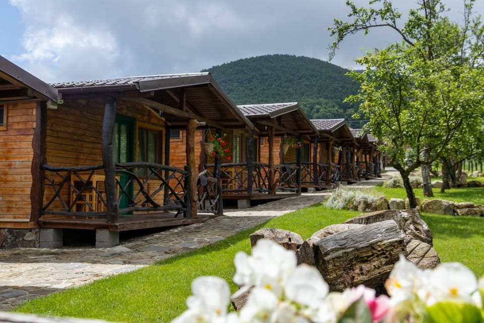 Popas 8 Odăi Bed and Breakfast in Romania