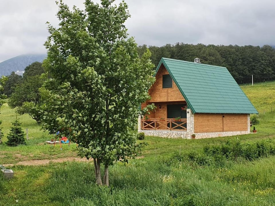 Property building, Garden, Garden view, Mountain view