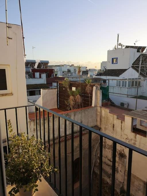 Neighbourhood, Balcony/Terrace, City view