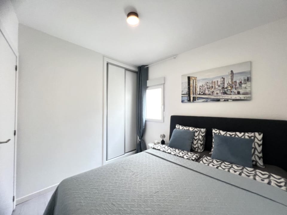 Bed, Photo of the whole room, Bedroom, wardrobe