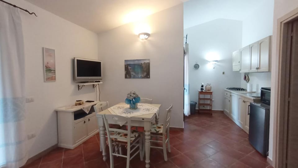 Communal lounge/ TV room, Kitchen or kitchenette