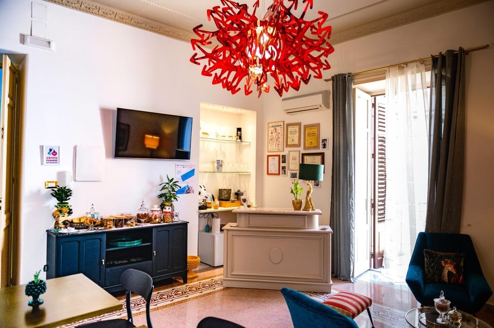 TV and multimedia, Living room, Seating area, air conditioner, Internal: Not applicable to any particular room