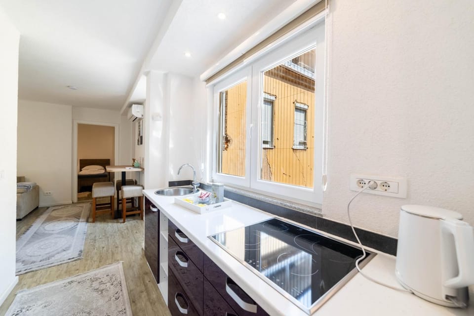 Kitchen or kitchenette, kitchen, kitchen