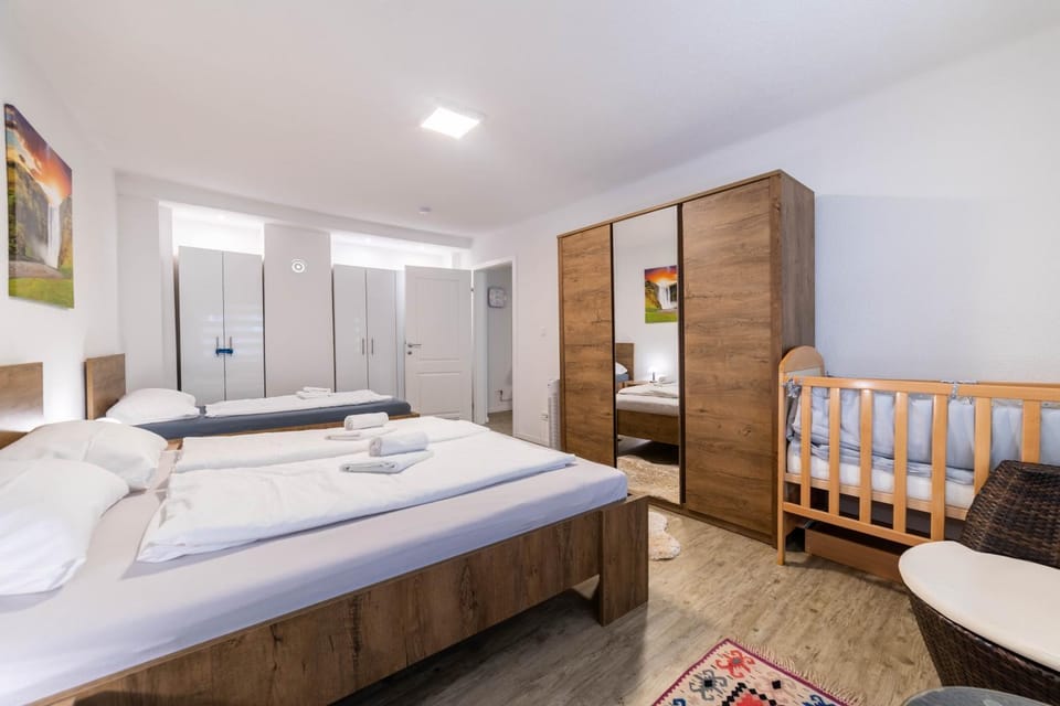 Bed, Bedroom, wardrobe