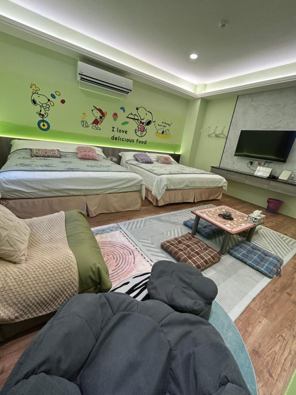 Photo of the whole room