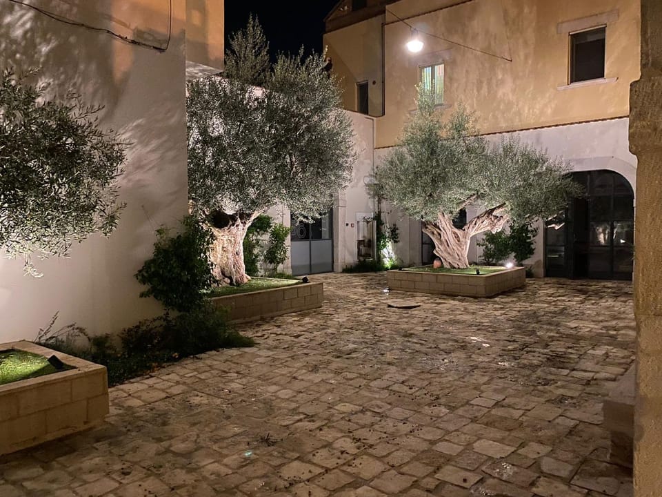 Garden, Internal: Not applicable to any particular room