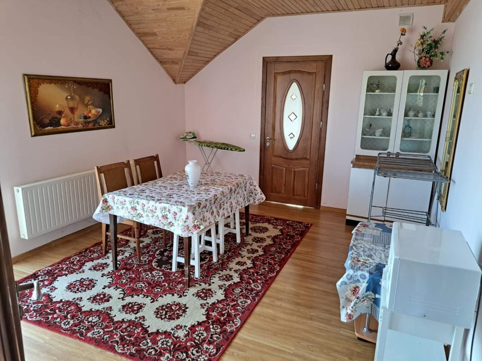 Svečių namai Erna Bed and Breakfast in Palanga