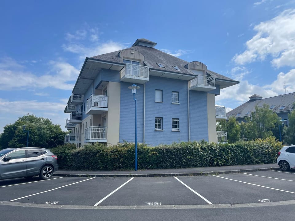 Property building, Parking