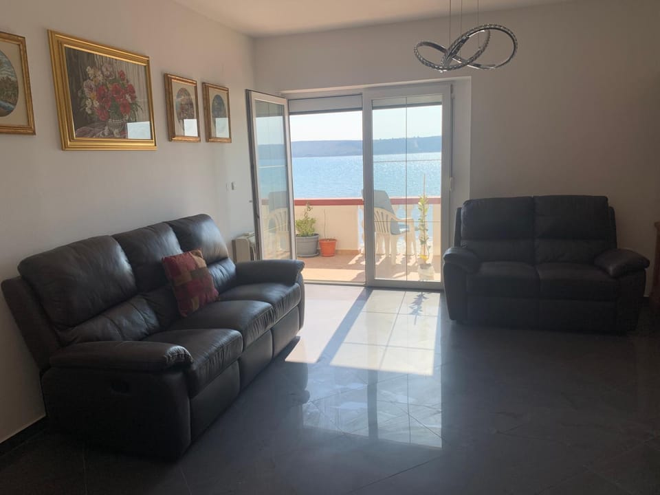 Villa M, Apartment for 4-6 Persons second floor Apartment in Zadar County