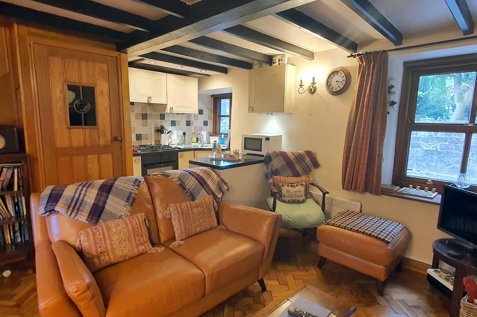 Seating area, kitchen