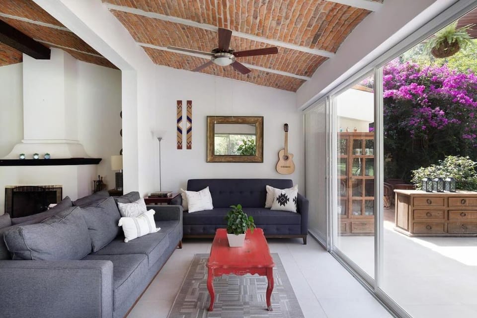 Welcome to Villa Cristy 3-BR 3 5-WC in the La Floresta area Villa in Ajijic