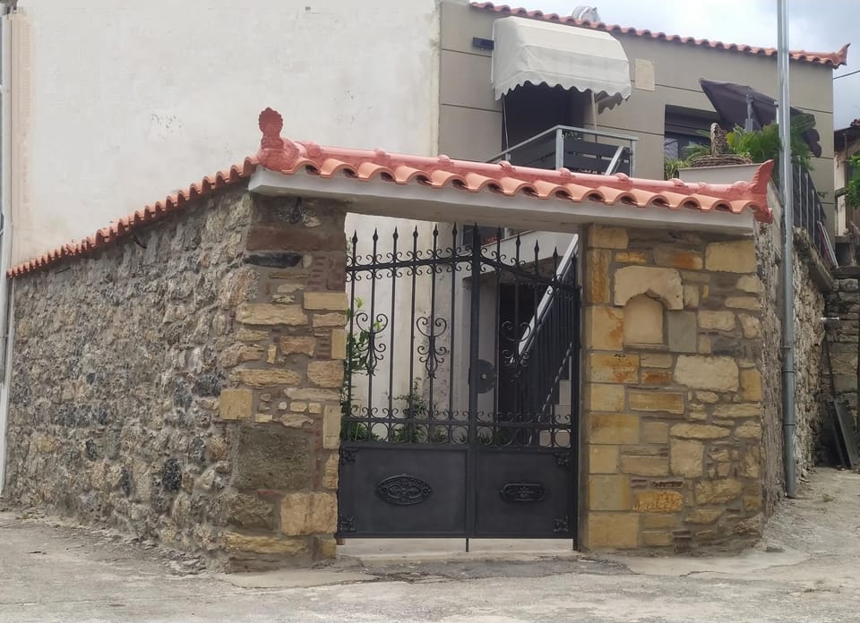 Aelia House in Euboea