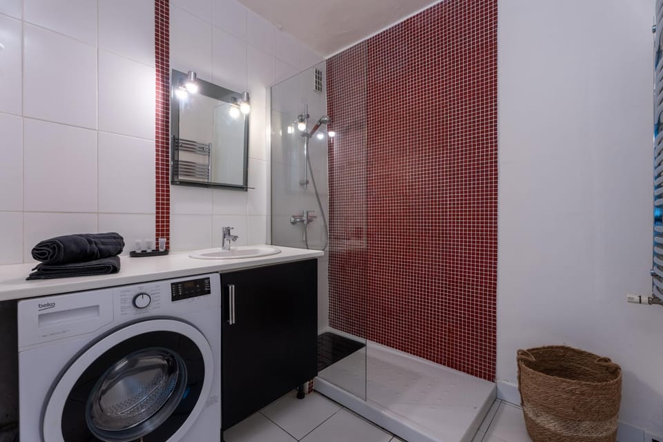 Shower, Bathroom, washing machine