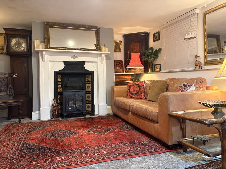 Living room, fireplace