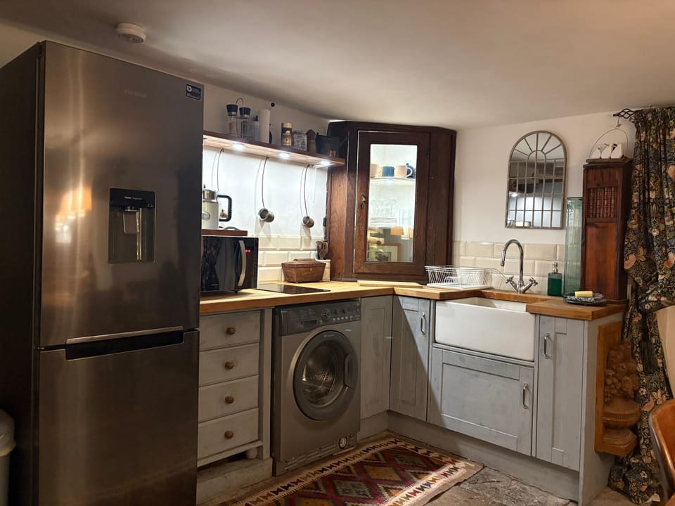 Coffee/tea facilities, Kitchen or kitchenette, pet friendly, stove, washing machine