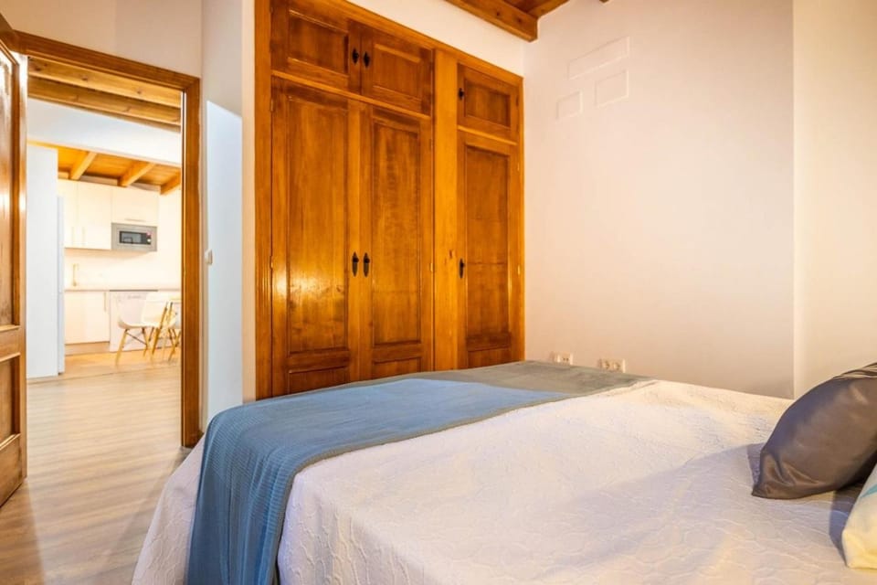 Bed, Photo of the whole room, Bedroom, wardrobe
