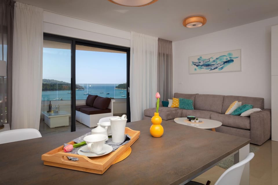 Living room, Sea view
