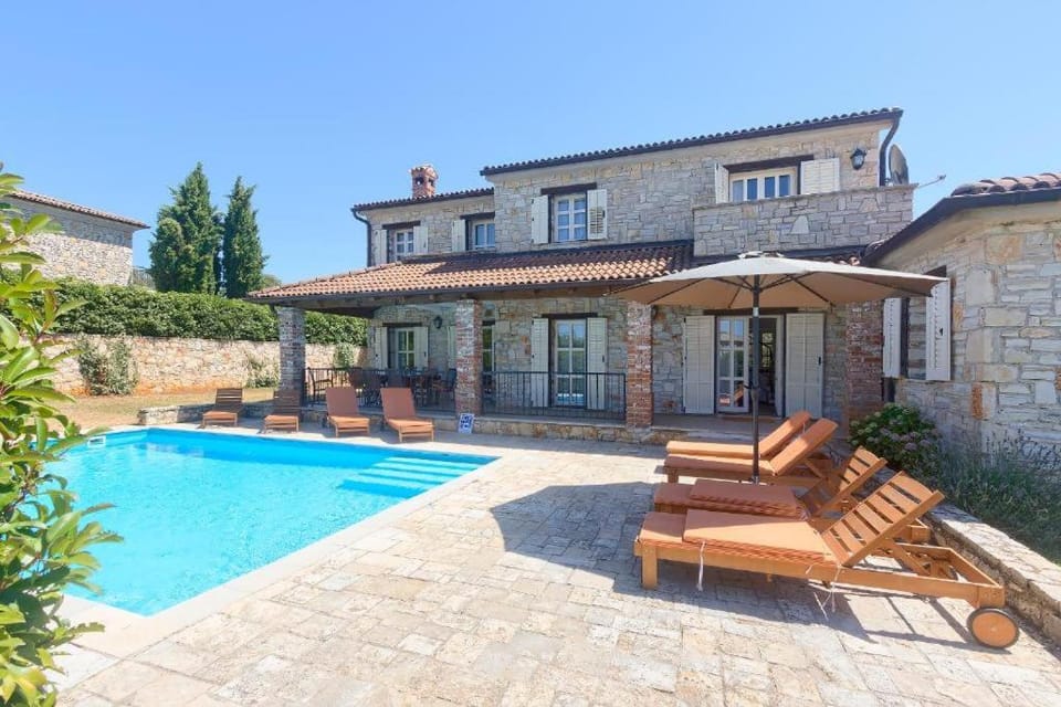 Property building, Pool view, Swimming pool, sunbed