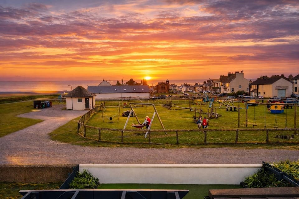 Beautiful Beach Front Cottage House in Allerdale District