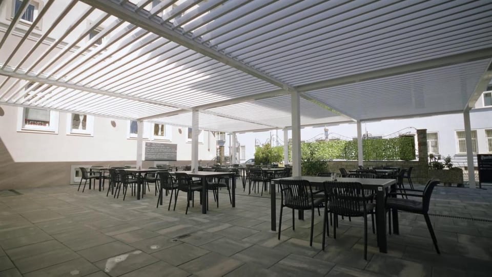 Balcony/Terrace, Food and drinks
