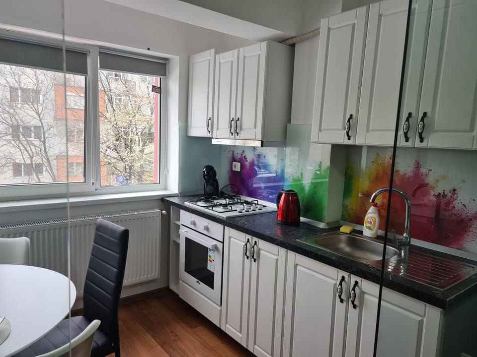 Kitchen or kitchenette, Dining area, pet friendly