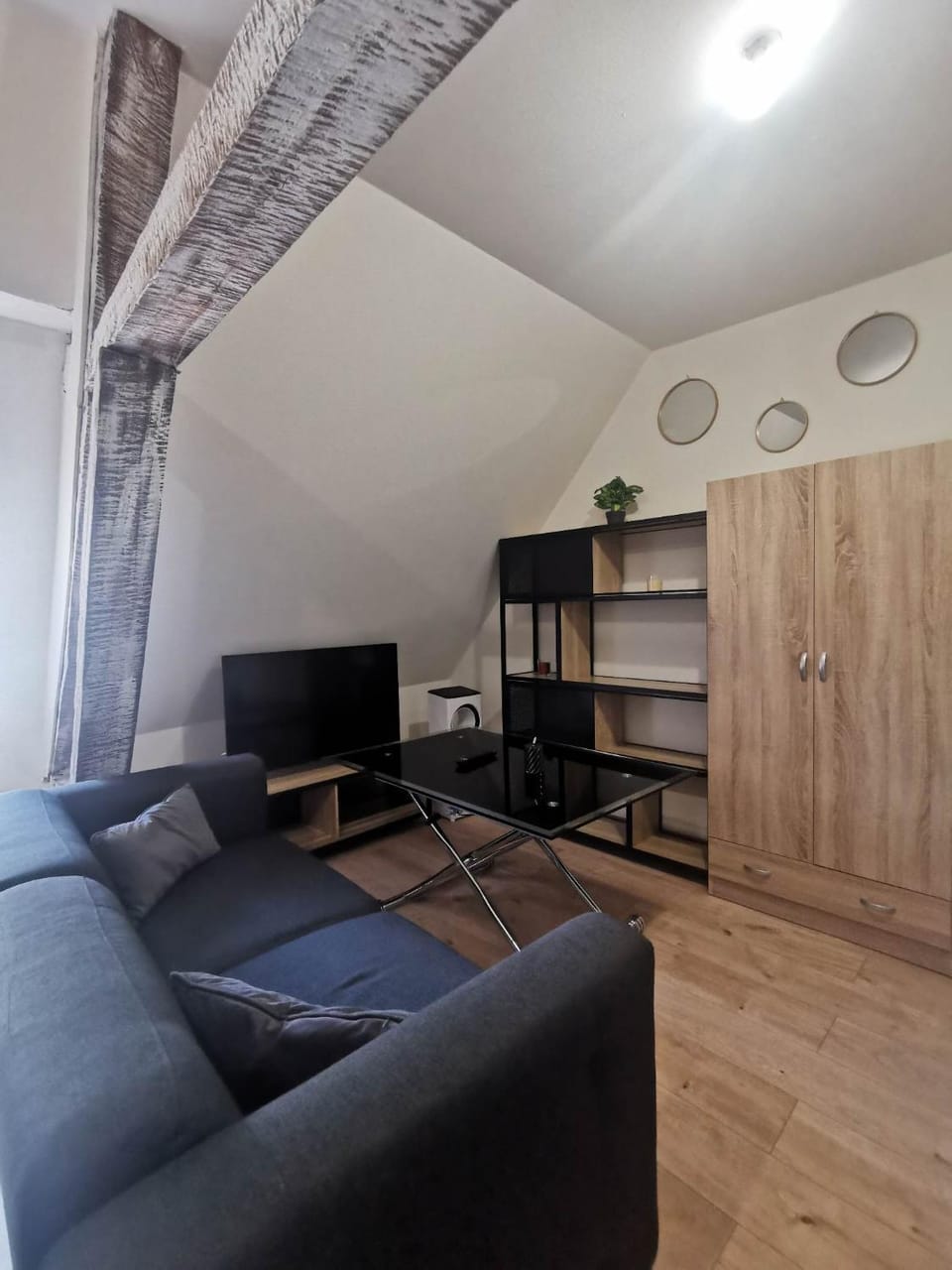 TV and multimedia, Living room, Seating area