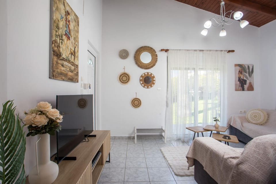 TV and multimedia, Living room, Photo of the whole room, Seating area