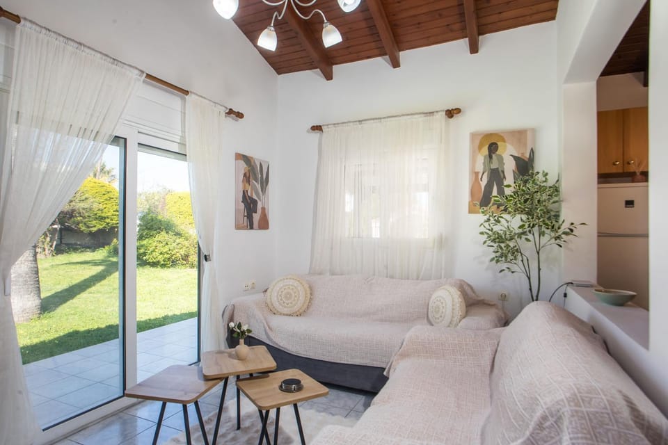 Garden, Living room, Seating area, Garden view