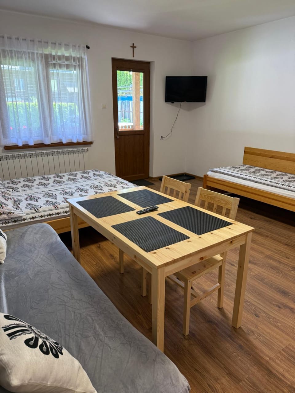 Bed, TV and multimedia, Photo of the whole room, Seating area