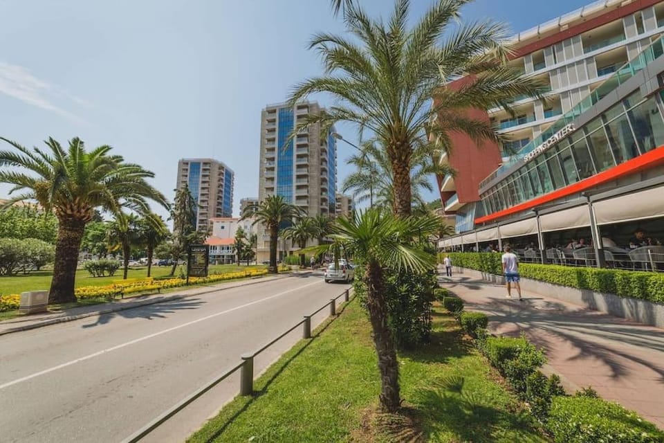 Property building, Street view, Location
