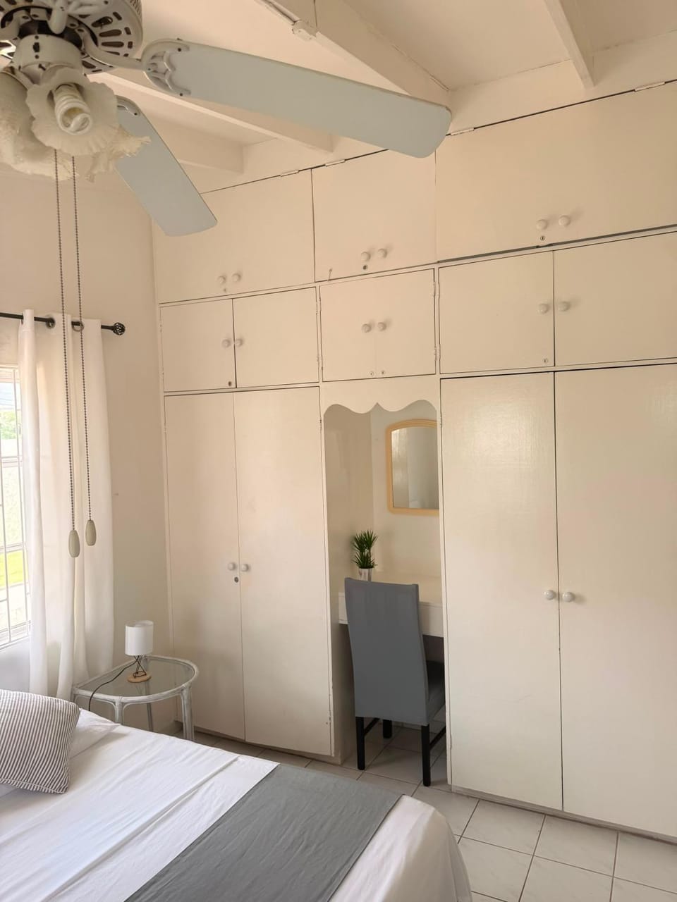 Home2Home Guesthouse Vacation rental in Oistins