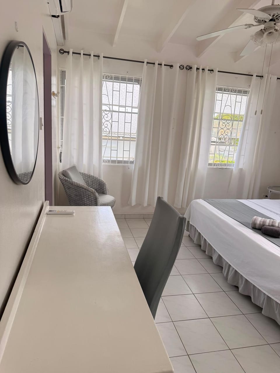 Home2Home Guesthouse Vacation rental in Oistins