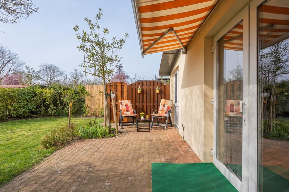 Property building, Spring, Garden, Garden view