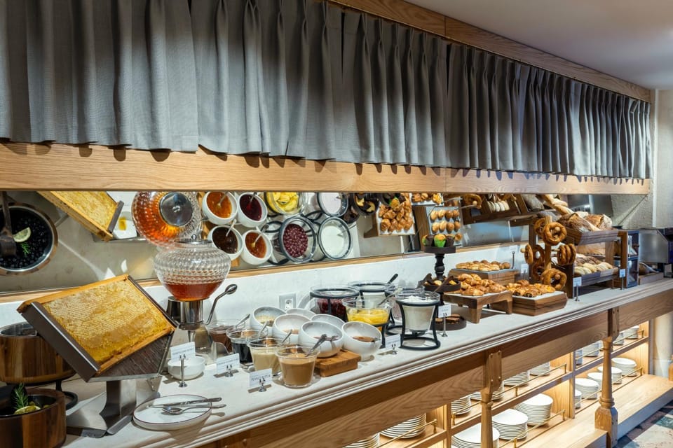 Breakfast, Buffet breakfast