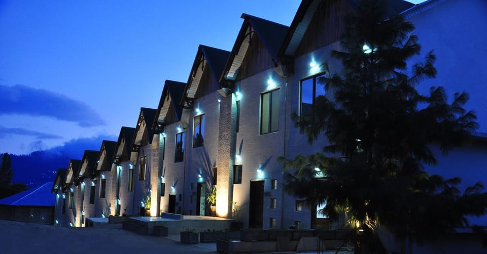 Facade/entrance, Night