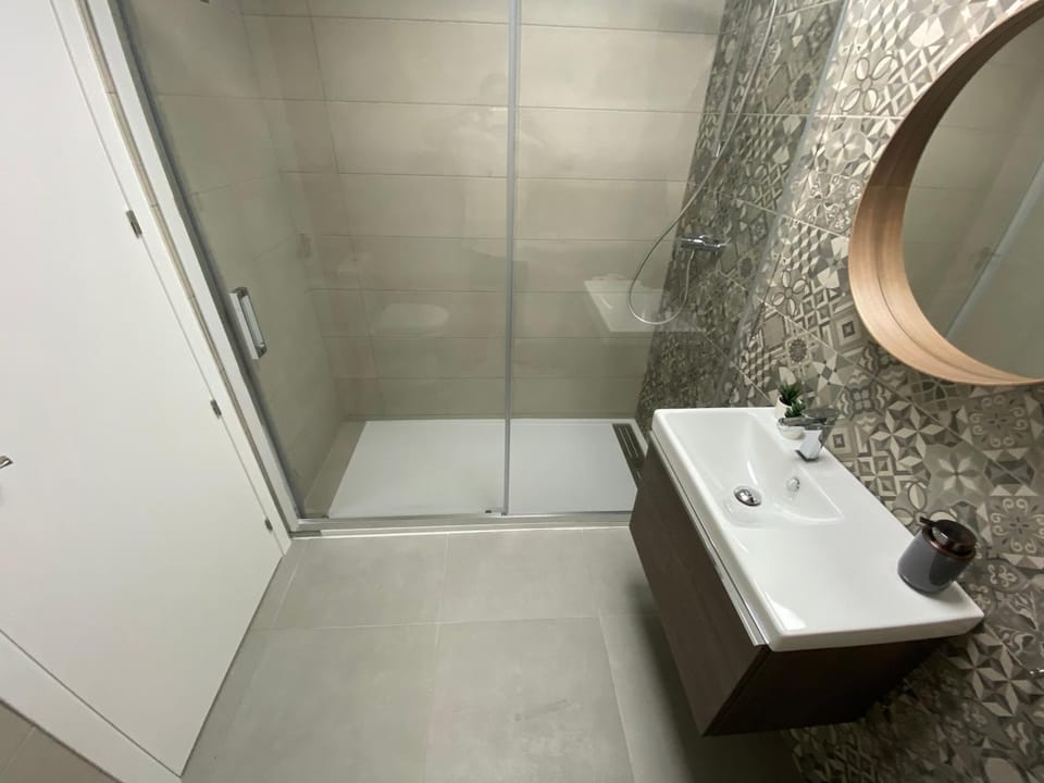 Shower, Bathroom