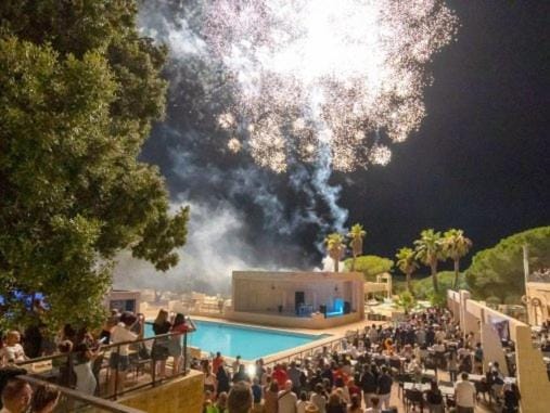 MOBIL-HOME HOLYDAY'S 8 personnes Campground/ 
RV Resort in Vidauban