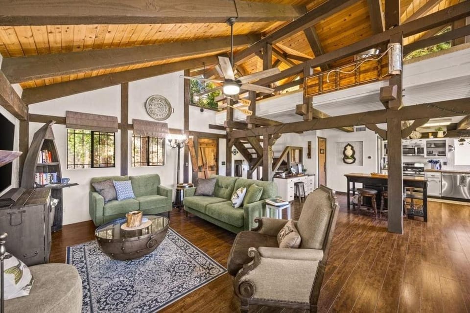 The Lake Chalet House in Crestline