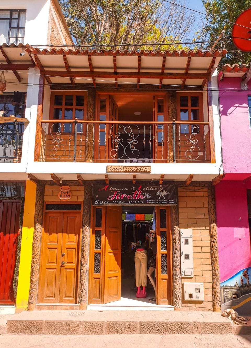 Facade/entrance