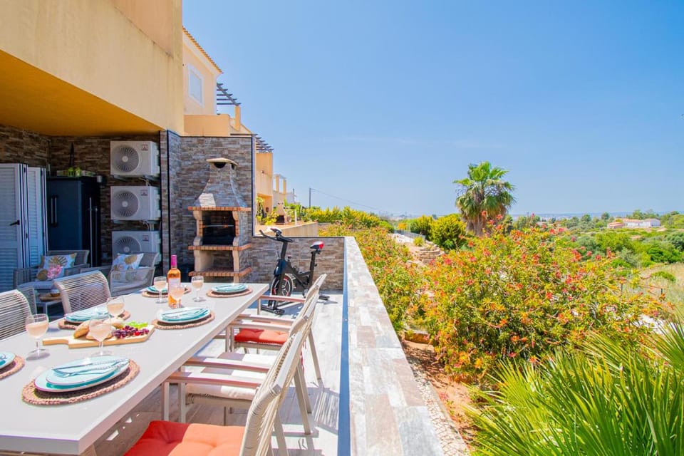 BBQ facilities, View (from property/room), Balcony/Terrace, Dining area, Garden view