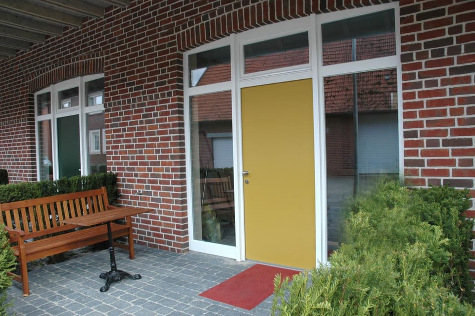 Facade/entrance