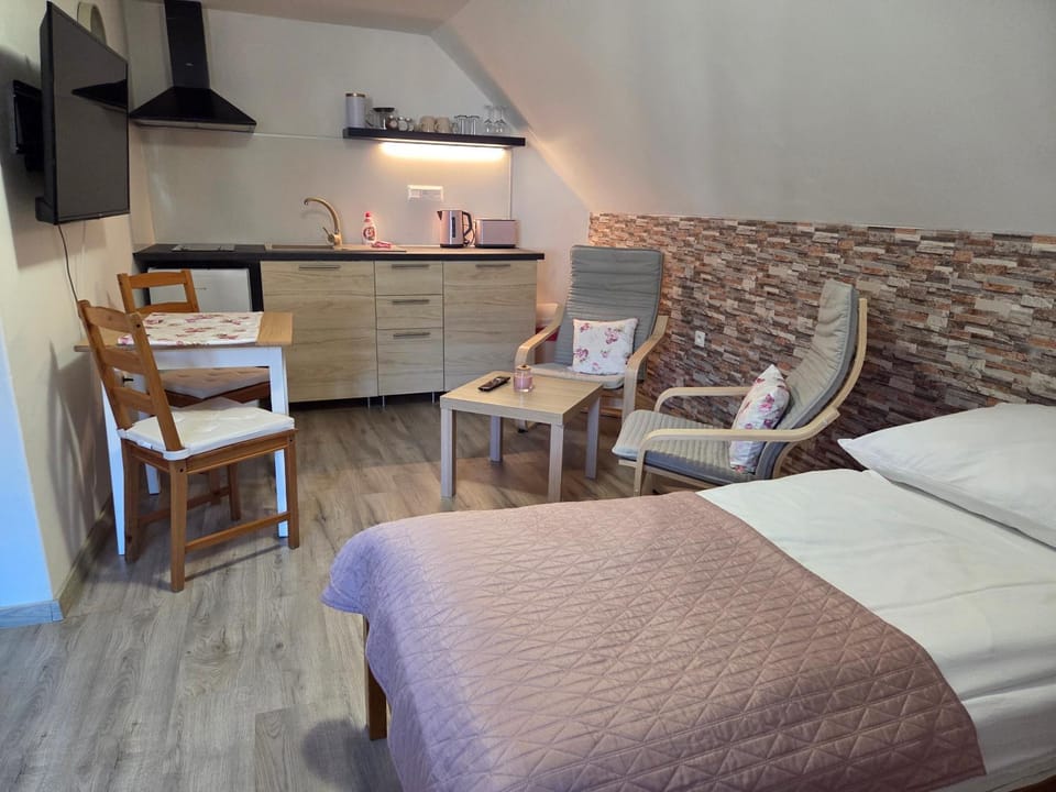 Kitchen or kitchenette, Photo of the whole room