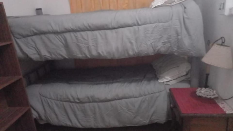 Bedroom, bunk bed