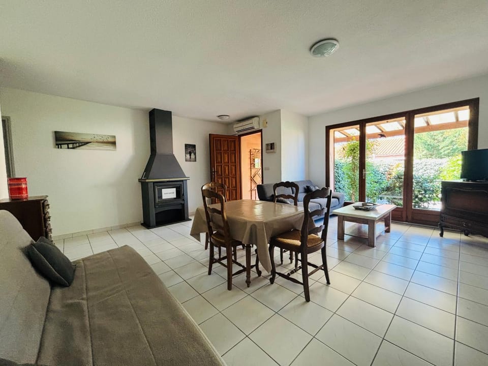 Argelès-sur-Mer : Villa 2 chambres, 6 pers, jardin, parking - FR-1-309-336 House in Argeles-sur-Mer